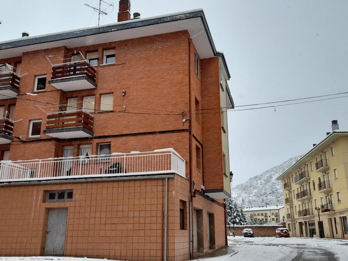 Toki-Goxo Apartment เอซกาไรย์ ภายนอก รูปภาพ